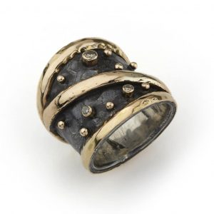 By Birdie Empire Border ring