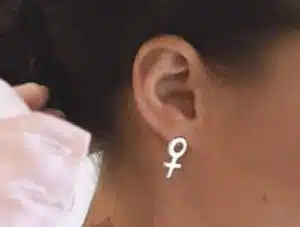 Woman unite studs örhänge